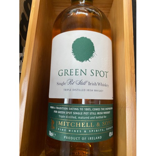 470 - Green Spot Single Pot Still Irish Whiskey 70cl in wooden presentation box, Benedictine liqueur, Guin... 