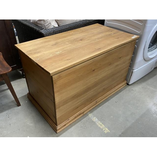 33 - Good quality pine blanket box 62H 103W 58D