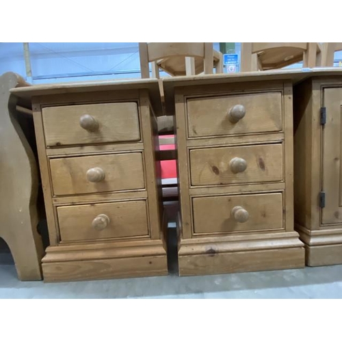 41 - Pair of pine 3 drawer bedside chests 65H 46W 40D