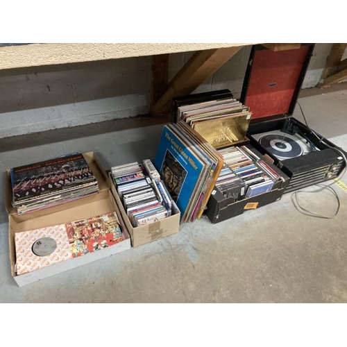 410 - Fidelity turntable & collection of CD's, LP's & singles inc. Carpenters, Great Marches, Top Of The P... 