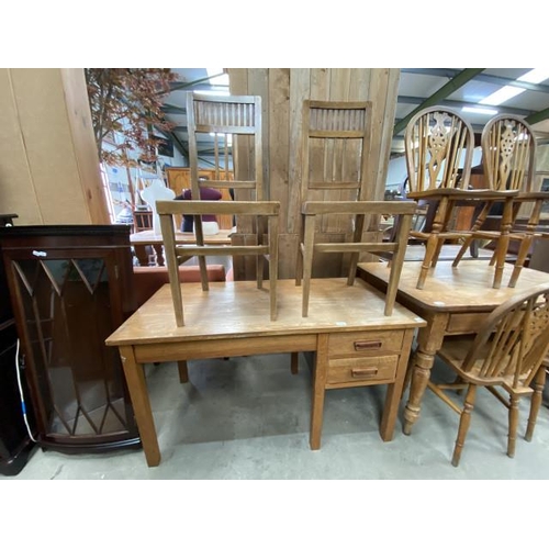 119 - 1930’s oak desk 69H 123W 60D and 2 oak chairs