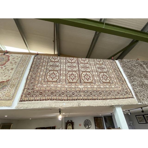 132 - Hand knotted Moroccan rug 525 x 283cm