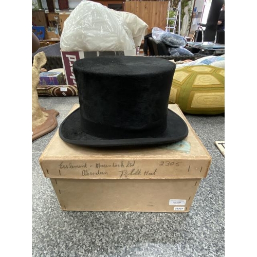 262 - Christys London, Esslemont & Macintosh Ltd, Aberdeen silk top hat (size 7 1/8