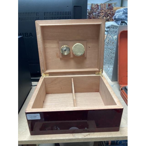 444 - Cigar humidor 29W 13H 24D