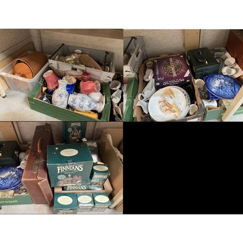 472 - 6 boxes & vintage travel case of ceramics, jewellery case, 18 boxed Declan's Finnians 'Guardians Of ... 