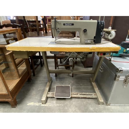 64 - Brother B755-MK III Lockstitch industrial sewing machine with head, motor, stand, table and cotton s... 