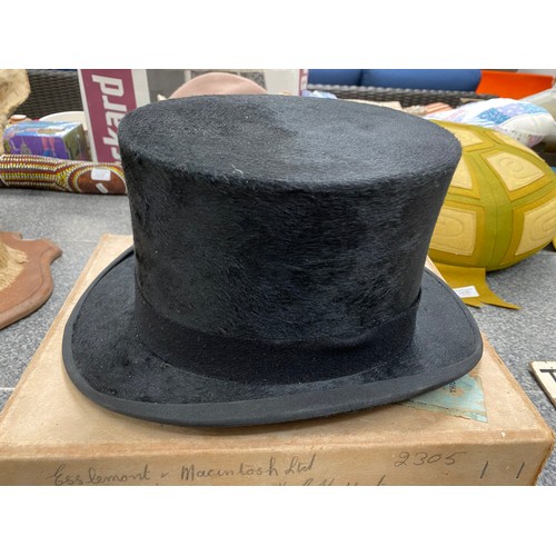 262 - Christys London, Esslemont & Macintosh Ltd, Aberdeen silk top hat (size 7 1/8