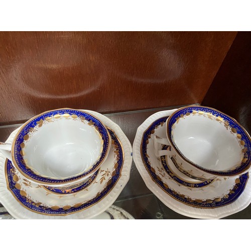 407 - 37 piece 18th/ 19th century porcelain tea service (Two cups with repair- as seen)