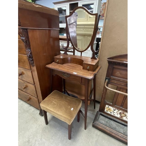 174 - Edwardian mahogany inlaid dressing table 132H 65W 38D and a dressing stool