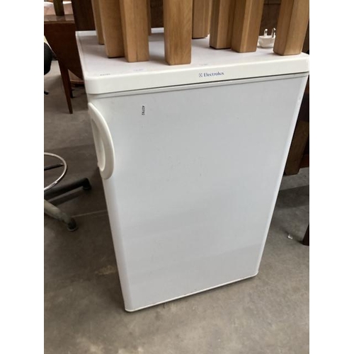 533 - Electrolux under counter fridge 60W