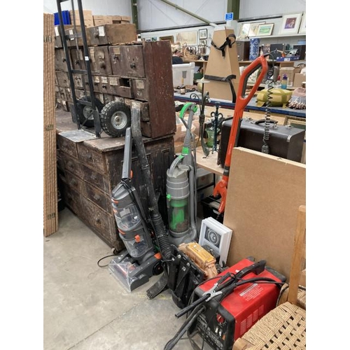 552 - Clarke Mig welder 130EN & KAAZ BA402K petrol blower, VAX dual power, Dyson DC04 (all as found) etc