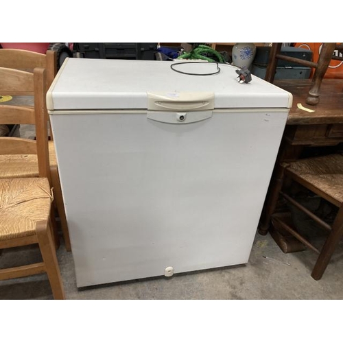 555 - Chest freezer 80W