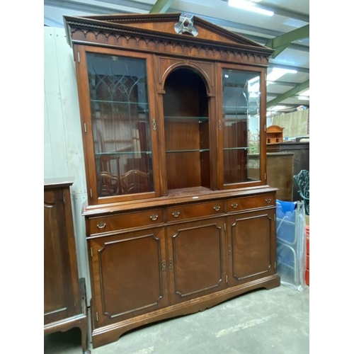 64 - Mahogany display cabinet with 4 keys 208H 149W 37D