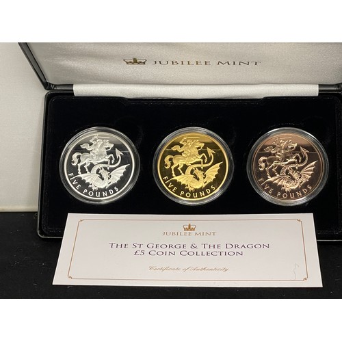 375 - “Jubilee Mint” The St George & The Dragon £5 Coin Collection
Metal: Copper plated in pure silver, 24... 