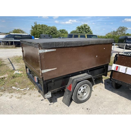 285 - Fixed roof trailer 140H 280W 190D