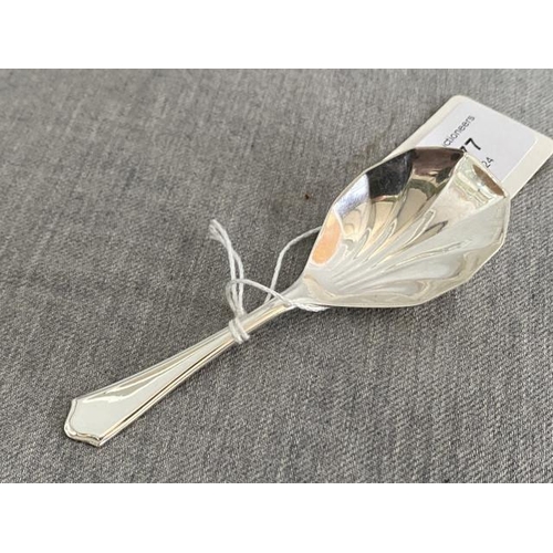 377 - Solid silver caddy spoon 14g