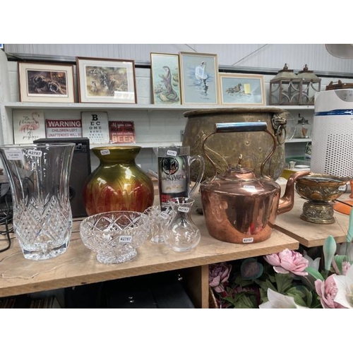 465 - Copper kettle, brass log bin, art glass vase etc.