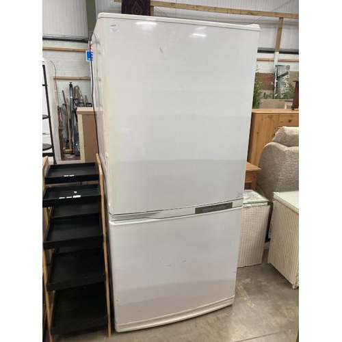 512 - Samsung Cool Tech Plus SR-L626EV fridge freezer