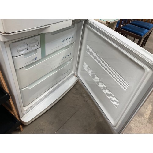 512 - Samsung Cool Tech Plus SR-L626EV fridge freezer