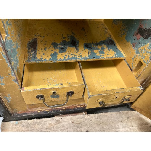 170 - Victorian safe with one key 73H 58W 54D (WE ARE UNABLE TO DELIVER THIS LOT)