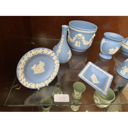 438 - 16 pieces of Wedgwood Jasper ware