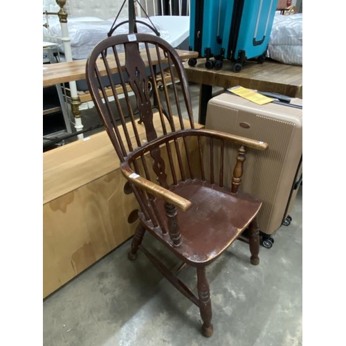 122 - Victorian ash and elm Windsor chair 54W