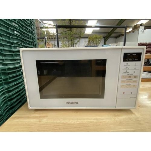 188 - Panasonic NN-E27JWM microwave