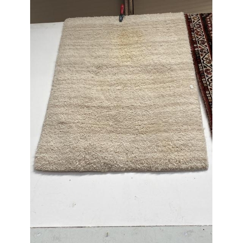 256 - Handmade Indian 100% wool 'Alpine' cream rug 91 x 152cm