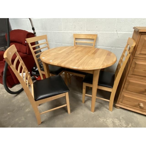 32 - Beech draw leaf table 74H 107-135W 80D and 4 chairs