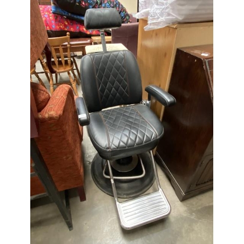 56 - TAKARA BELMONT Sportsman GT barbers chair in black