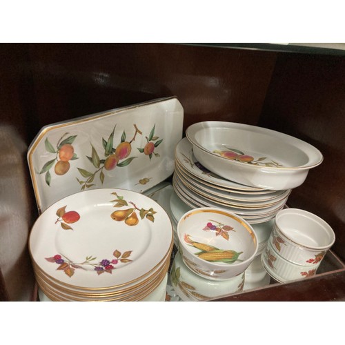 325 - 90 pieces of Royal Worcester 'Evesham' porcelain plus one additional tureen lid