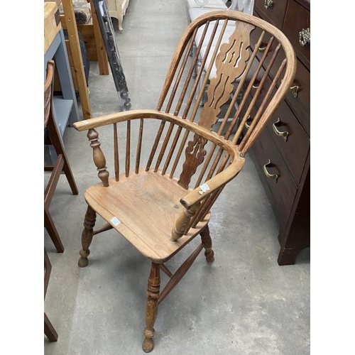 122 - Victorian ash & elm Windsor chair 53W