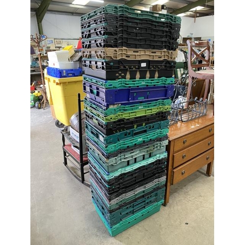 144 - 25 stacking crates 60cm x 40cm x 17cm