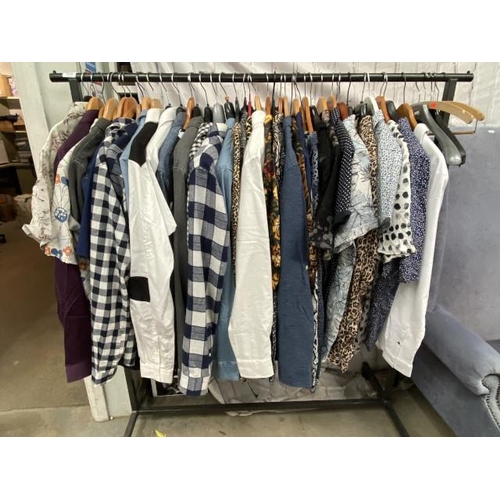 184 - Rail of men's short and long sleeved shirts including Joe Brown, River Island, Topman, Jack & Jones,... 