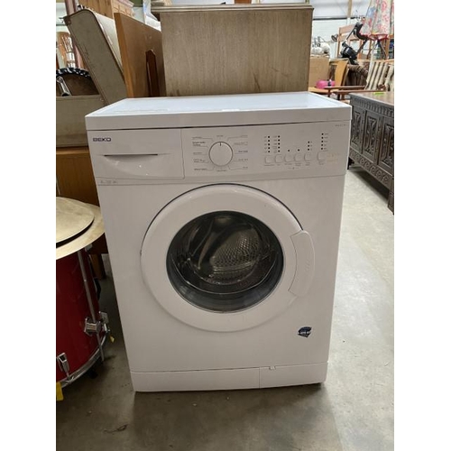 24 - BEKO WM622W 6kg 1200 spin washing machine 60W