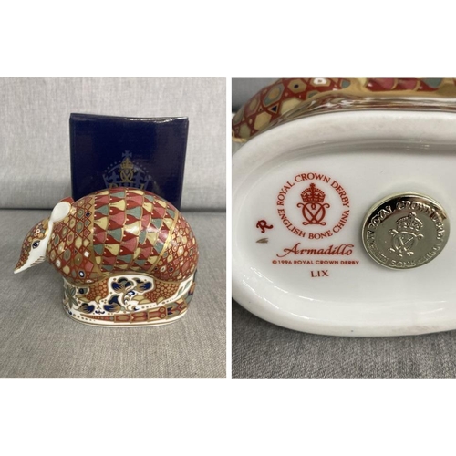 282 - Royal Crown Derby ‘Armadillo’ paperweight with gold stopper LIX with box (in excellent condition)