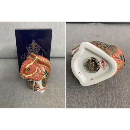 293 - Royal Crown Derby ‘Red Squirrel’ paperweight with gold stopper LXI with box (in excellent condition)