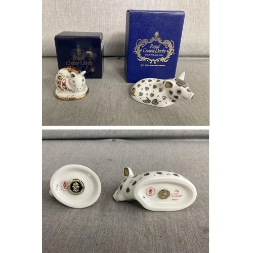 294 - 2 Royal Crown Derby paperweights ‘Pig’ MMXV and ‘Piglet’ LX both with gold stoppers and boxes (in ex... 