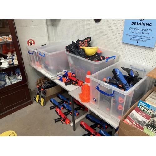 315 - Extensive collection of Nerf guns & others, foam cartridges, masks, cones, accessories etc., inc. 12... 