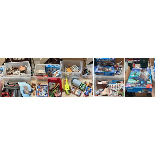 331 - Extensive collection of Playmobil inc. 4868, 3269, 3097, 4273, 3137, 4133, 4836 & more (All sets unc... 