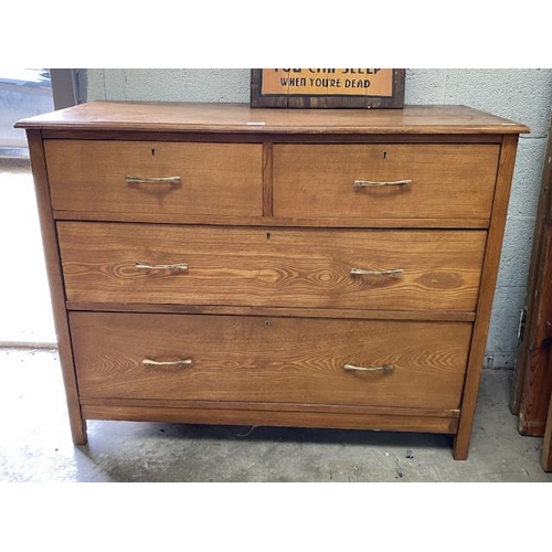 40 - Oak 2 over 2 chest of drawers 83H 107W 50D