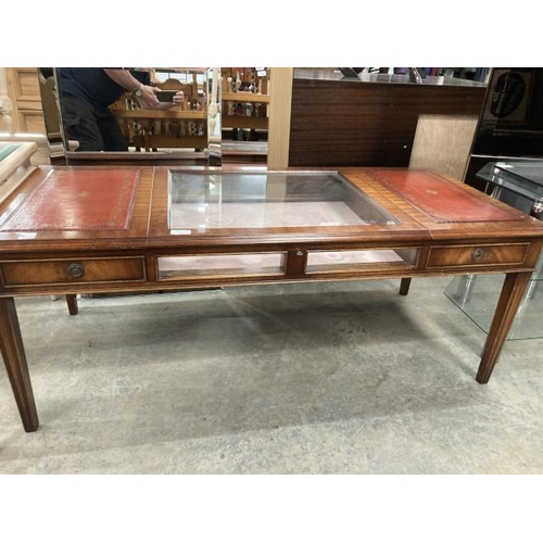 437 - A good quality mahogany leather top coffee table with 2 drawers and lift up glass top with one key 4... 