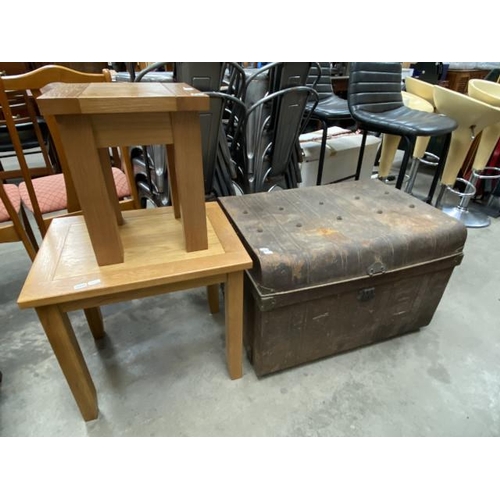 48 - Solid oak nest of two tables 39H 32W 32D and a vintage metal trunk 50H 75W 51D