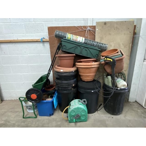 5 - Assorted garden planters in various sizes etc