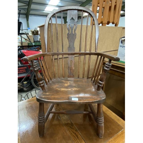 138 - 19th century ash & elm Windsor chair 56W