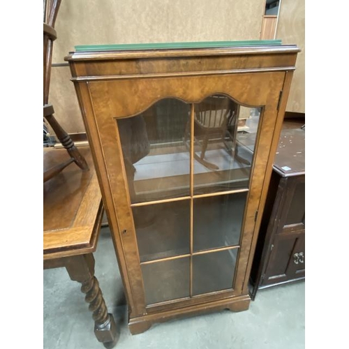 139 - Edwardian walnut glazed bookcase 122H 62W 36D (locked, no key)