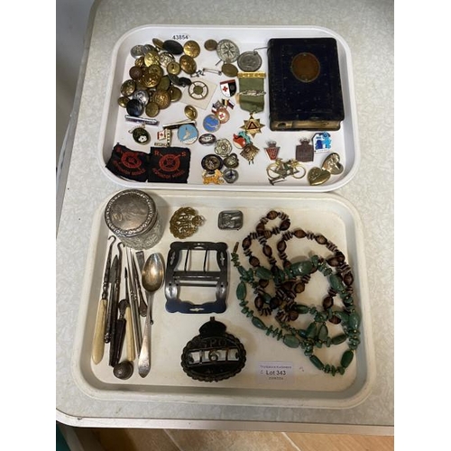 343 - 2 trays of military badges & buttons, General Post Office 167 postman's cap badge, button hooks, Lee... 