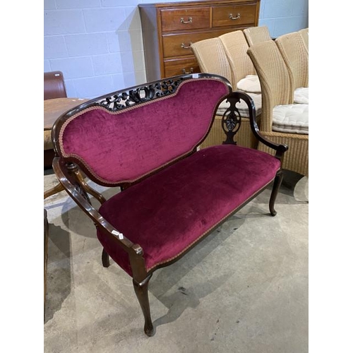 39 - Edwardian mahogany framed salon settee 122W