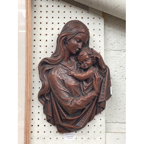 417 - Resin 'Mother & Child' wall plaque 34x23cm