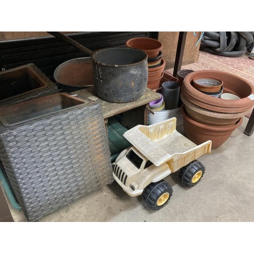 531 - Assorted plastic and metal planters, seed trays, gardeners stool etc